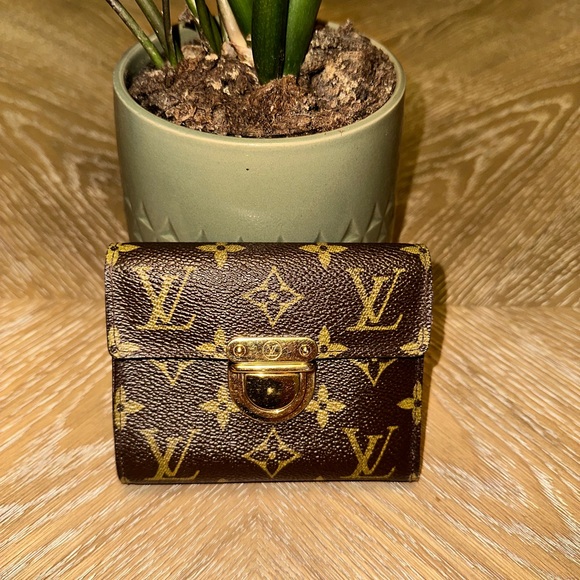 Louis Vuitton Monogramed Joey Wallet - Picture 3 of 9